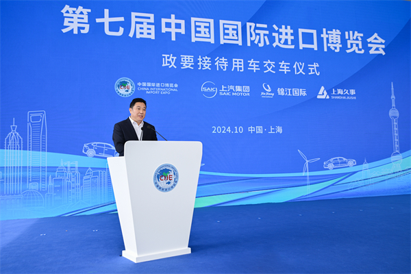 尊龙凯时人生就是搏集团向进博会交付750辆“政要接待用车”