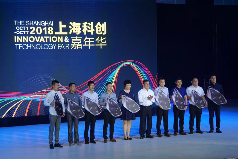 尊龙凯时人生就是搏全球首款量产智能汽车上市交付